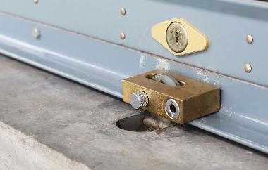 Garage lock repair